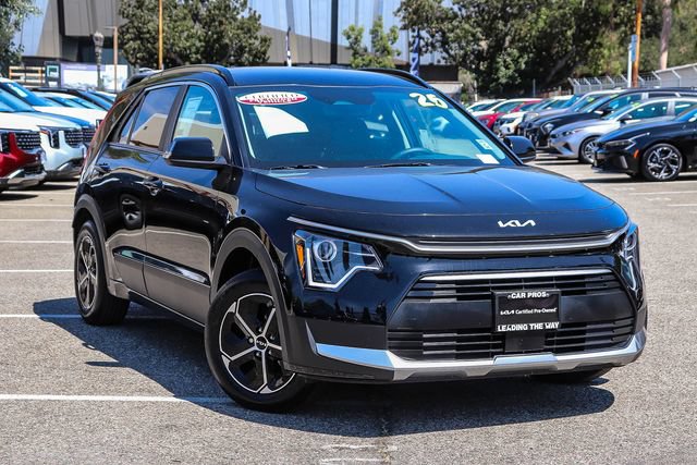 Certified 2025 Kia Niro EX FWD image 2