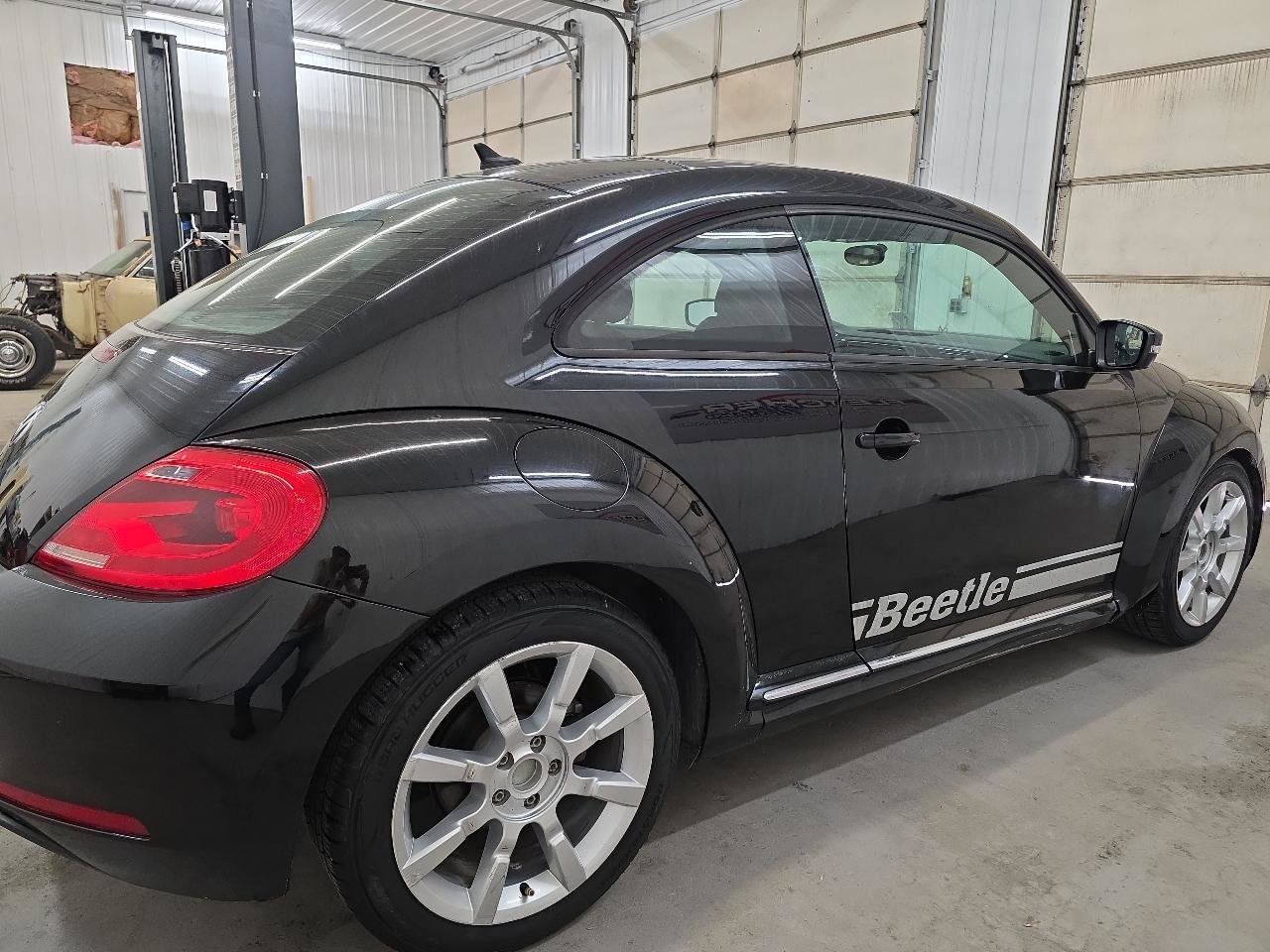 Used 2012 Volkswagen Beetle 2.5 FWD image 14