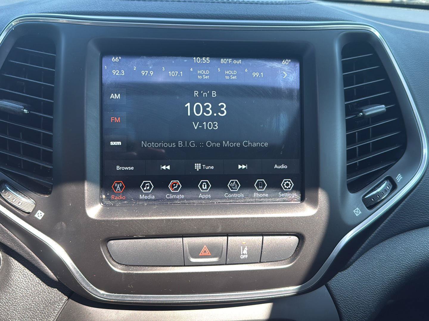 Used 2022 Jeep Cherokee Latitude Lux w/ Sun & Sound Group FWD image 12