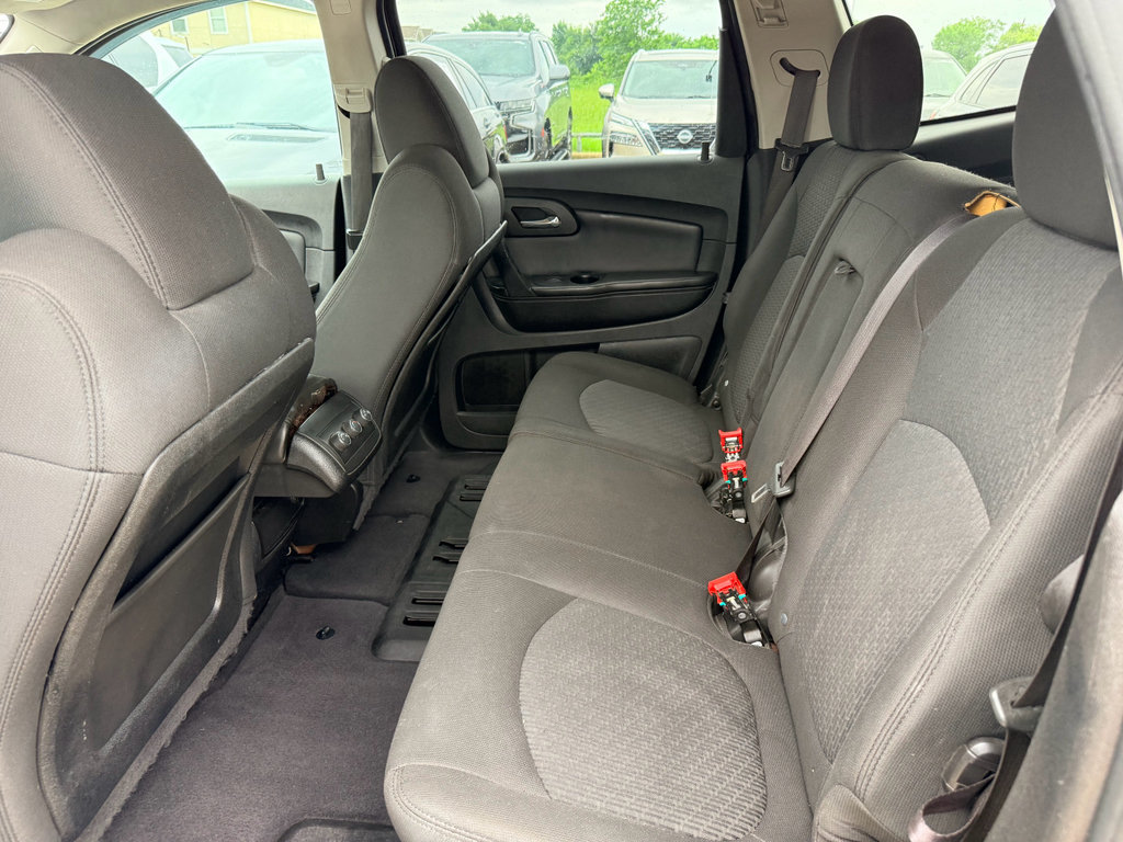 Used 2011 Chevrolet Traverse LT FWD image 21