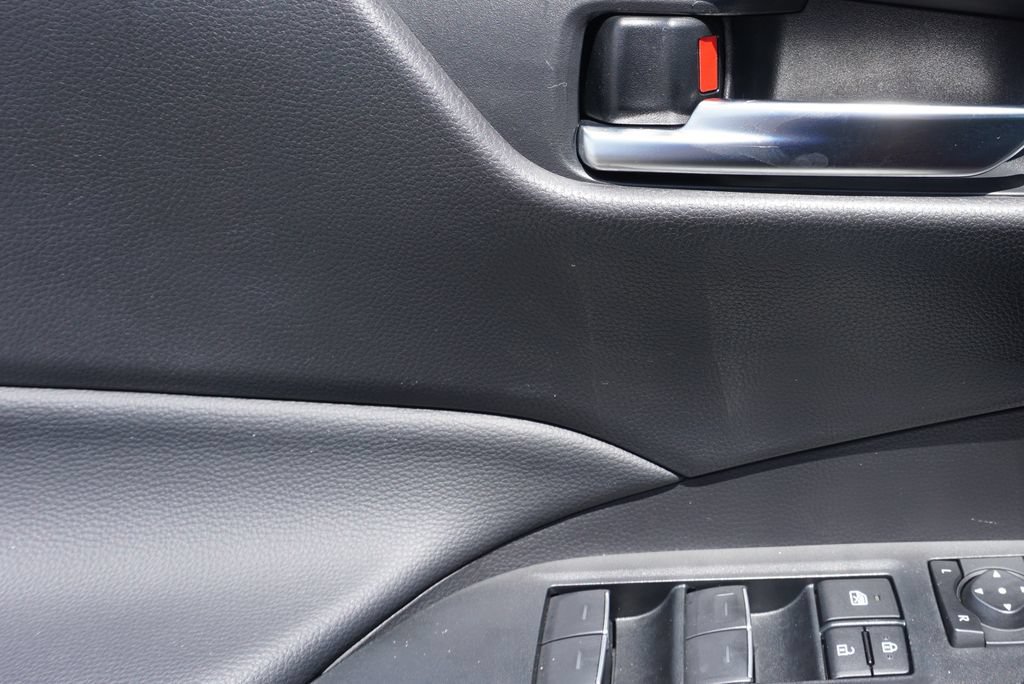 Used 2025 Toyota RAV4 XLE w/ Convenience Package FWD image 11