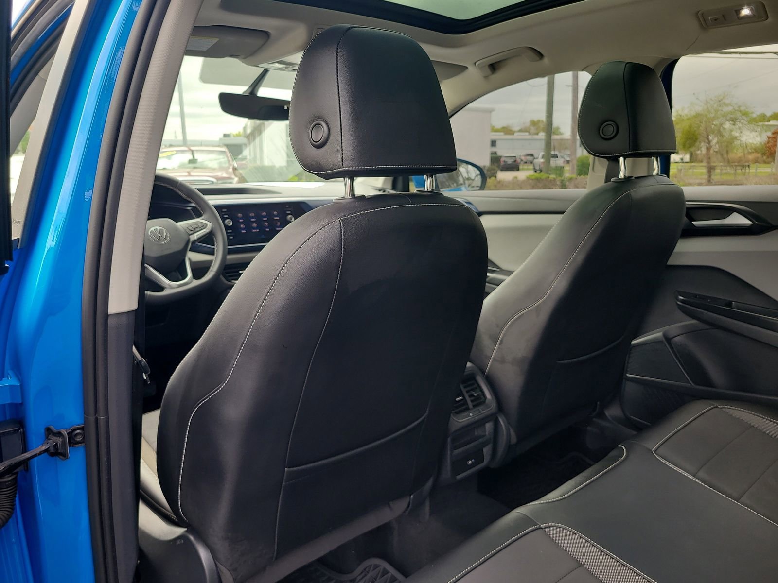 Used 2022 Volkswagen Taos SE image 13