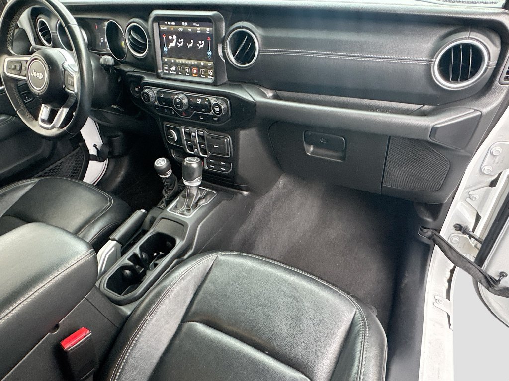 Certified 2022 Jeep Wrangler Unlimited Sahara AWD/4WD image 32