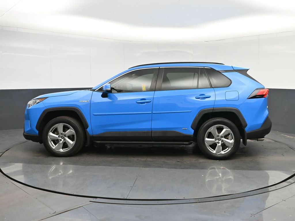Used 2021 Toyota RAV4 XLE Premium AWD/4WD image 4