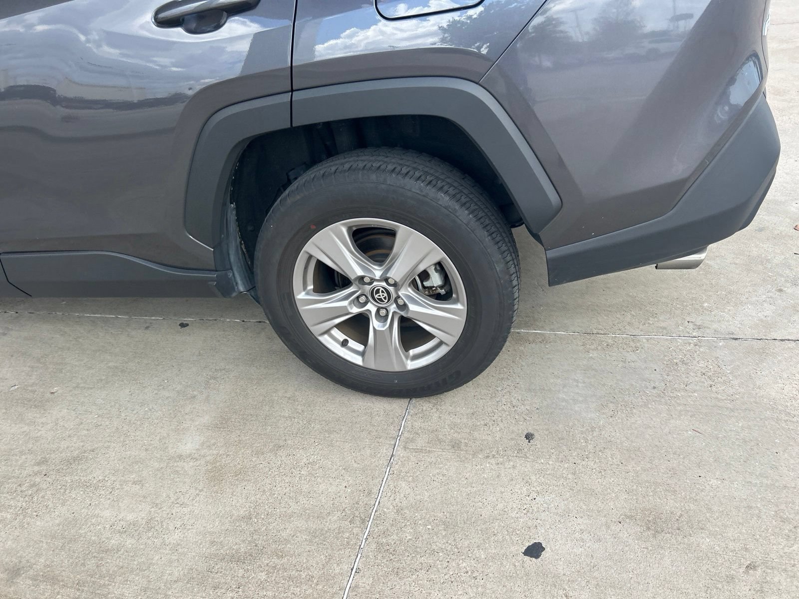 Used 2025 Toyota RAV4 XLE FWD image 15