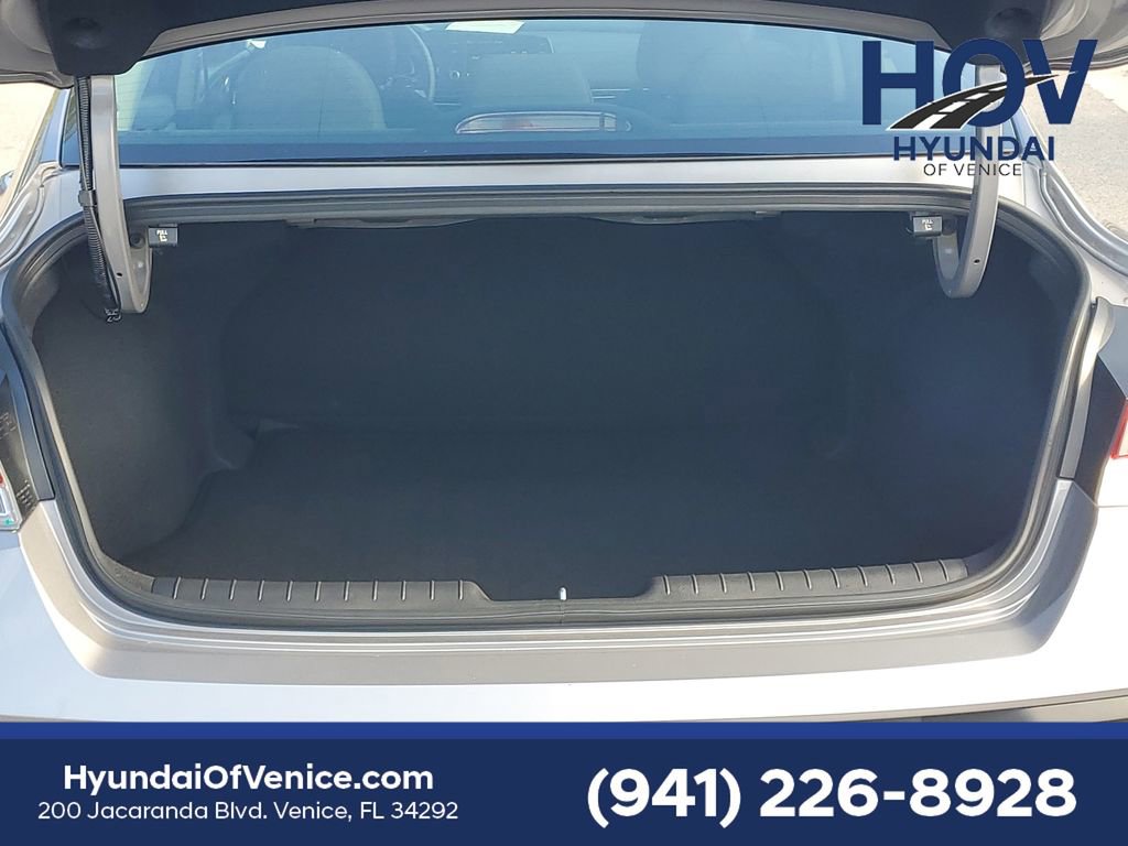 Certified 2026 Hyundai Elantra SE FWD image 13