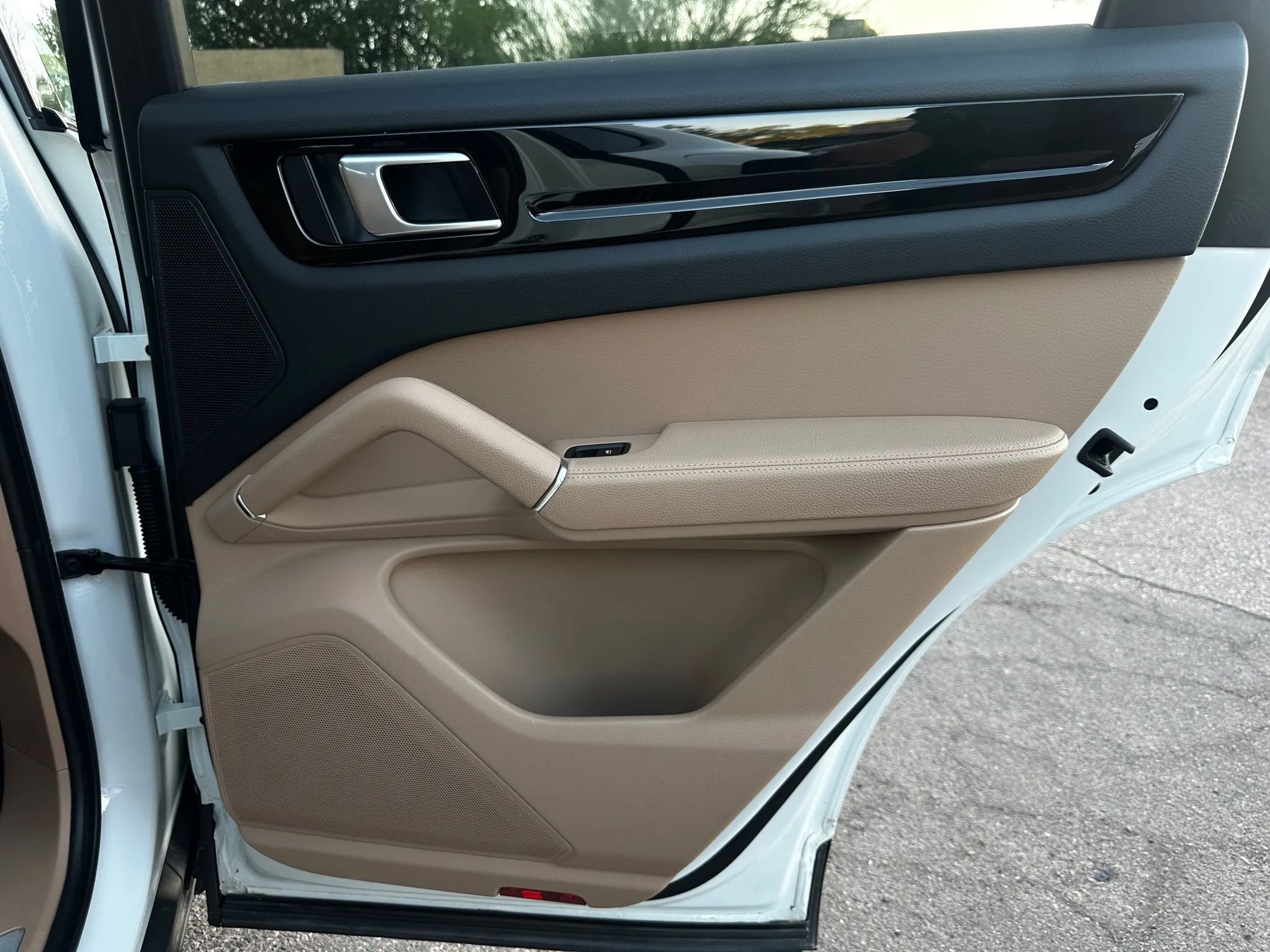 Used 2022 Porsche Cayenne Sport Utility 4D image 26