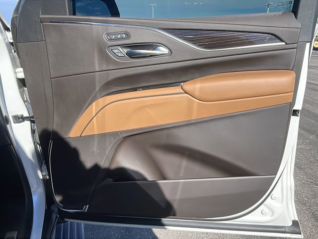 Used 2022 Cadillac Escalade ESV Premium Luxury w/ Performance Package AWD/4WD image 13