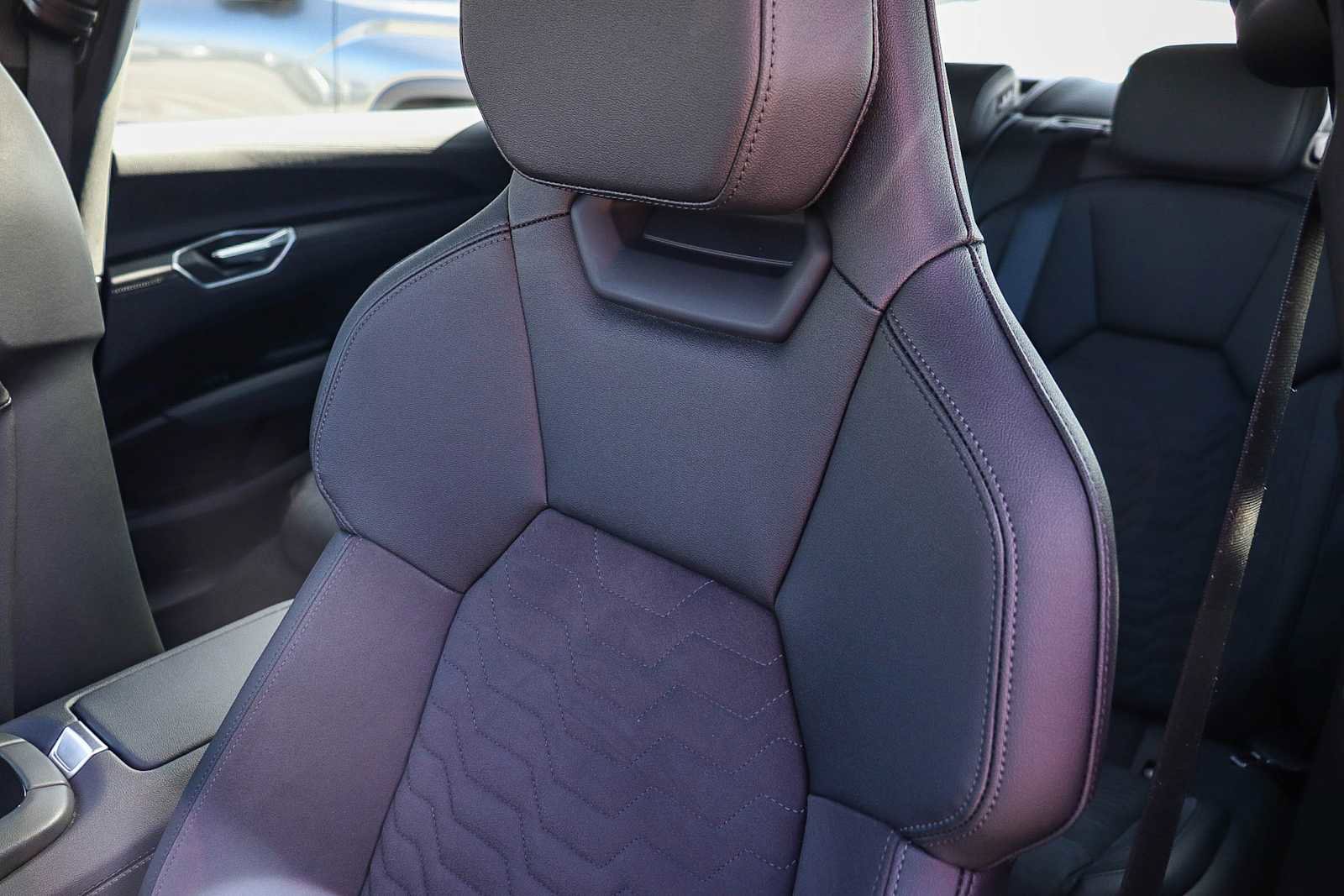 Used 2022 Audi e-tron GT Premium Plus image 35