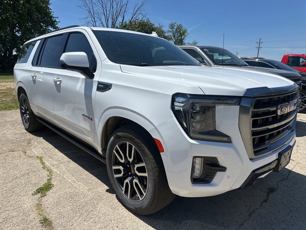 Used 2022 GMC Yukon XL AT4 w/ AT4 Premium Plus Package AWD/4WD image 2