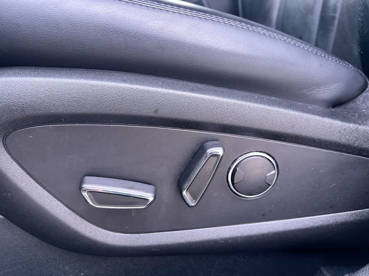 Used 2019 Lincoln Nautilus Select AWD/4WD image 12