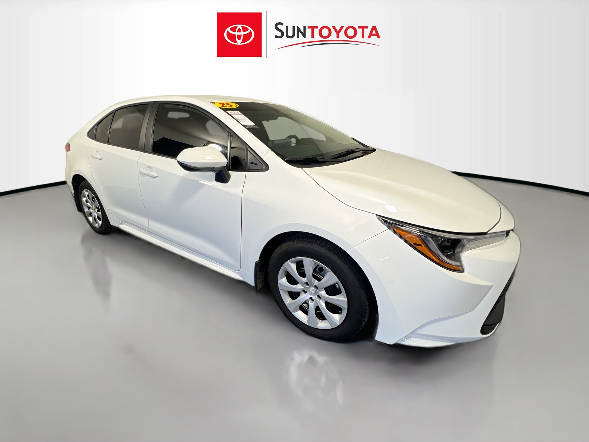 Used 2025 Toyota Corolla LE image 1