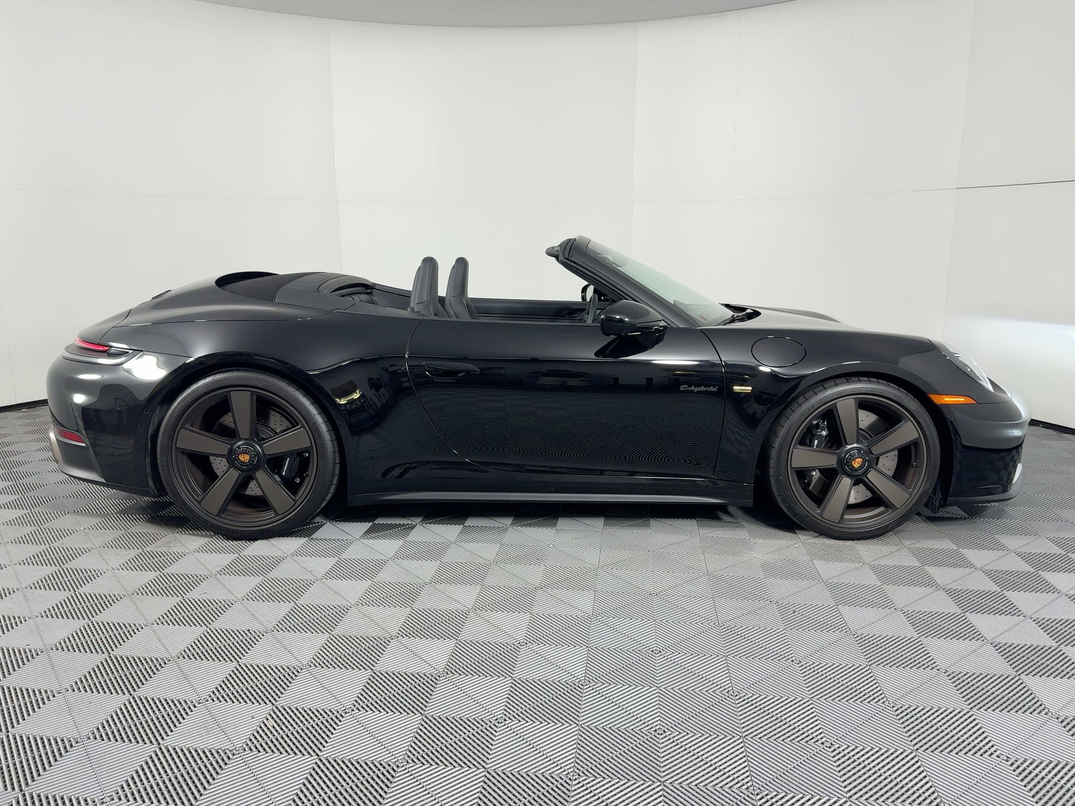 Used 2026 Porsche 911 GTS image 8