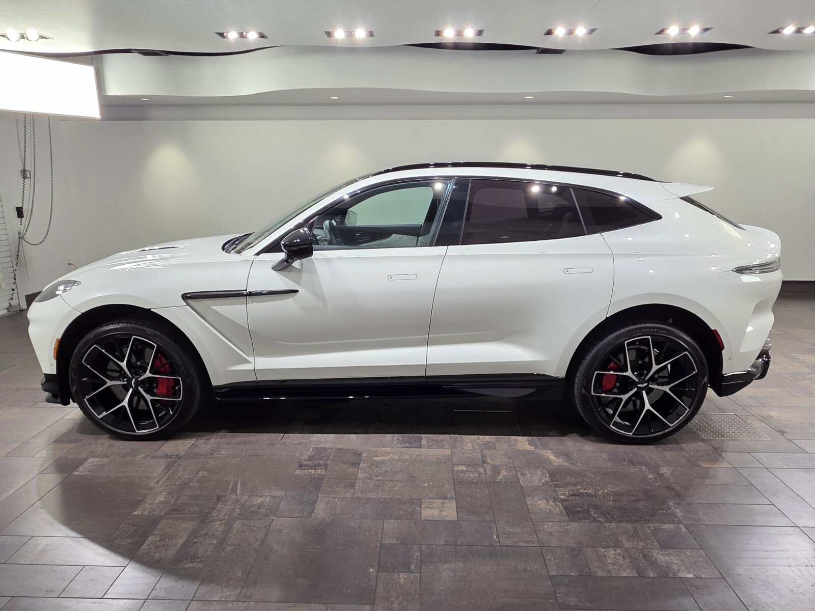 New 2025 Aston Martin DBX 707 image 22