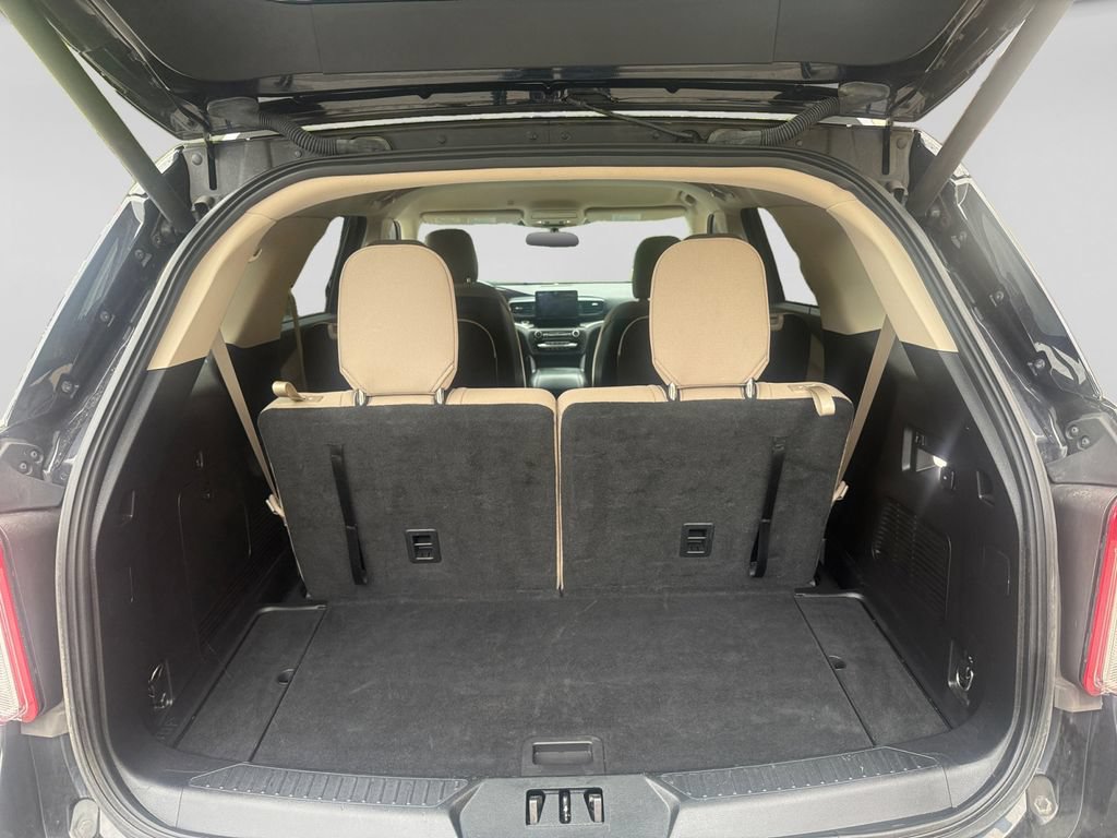Used 2020 Ford Explorer XLT w/ Comfort Package AWD/4WD image 19