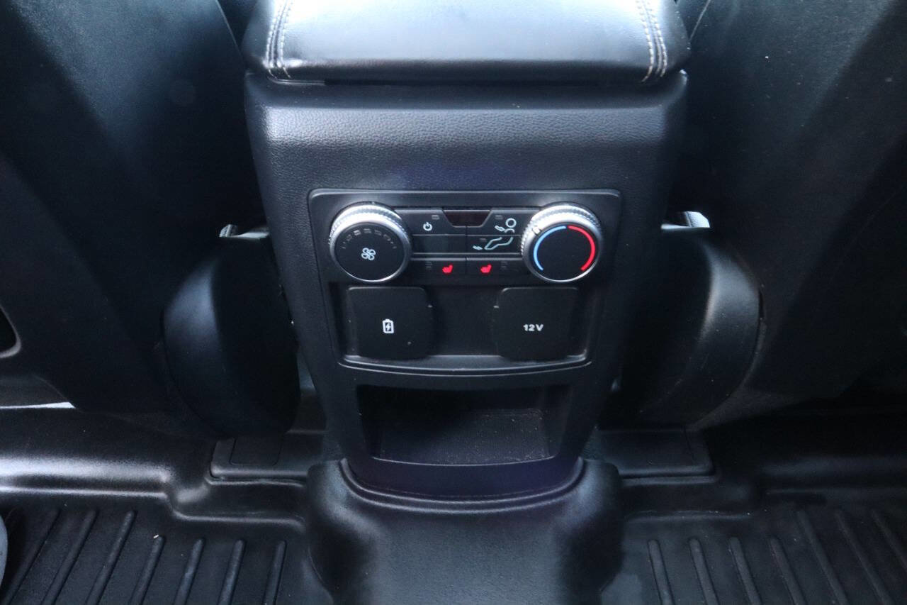 Used 2020 Ford Explorer XLT image 12