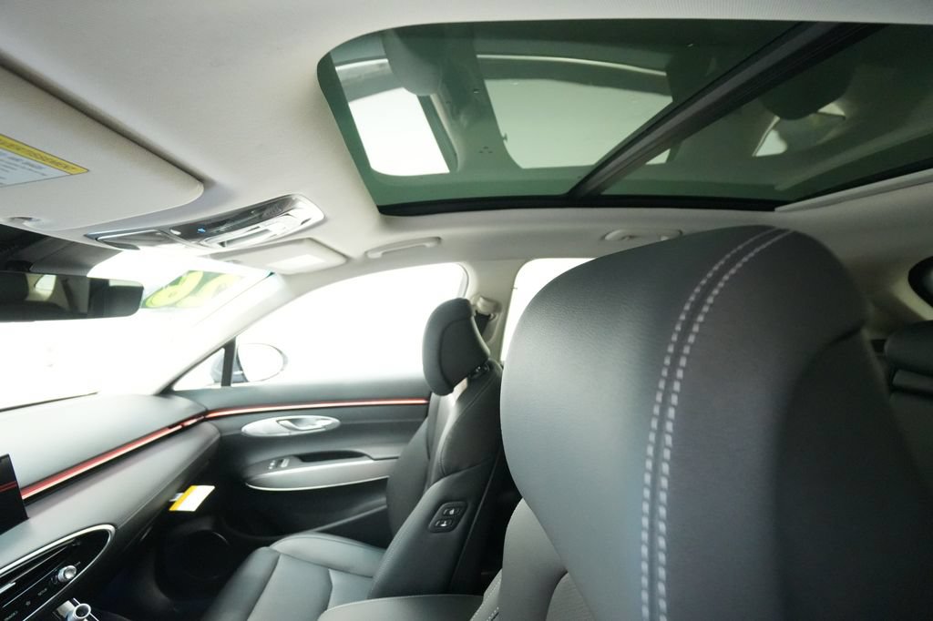 New 2026 Genesis GV70 2.5T Select AWD/4WD image 18