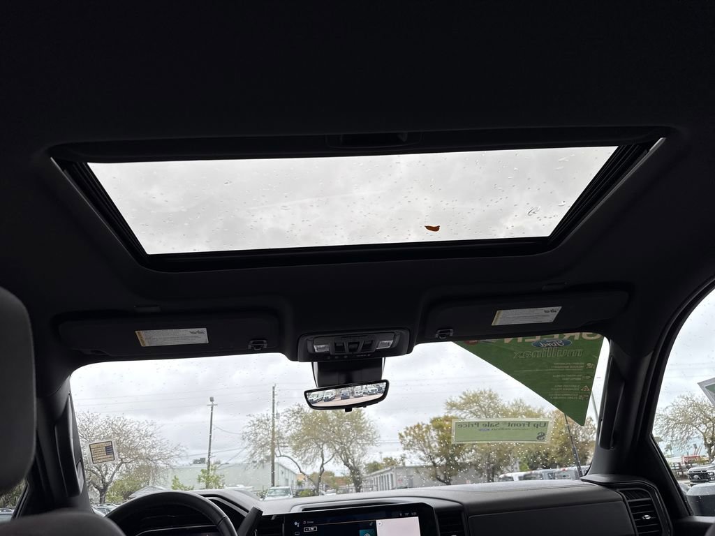 Used 2024 Chevrolet Silverado 2500 ZR2 w/ Technology Package image 8