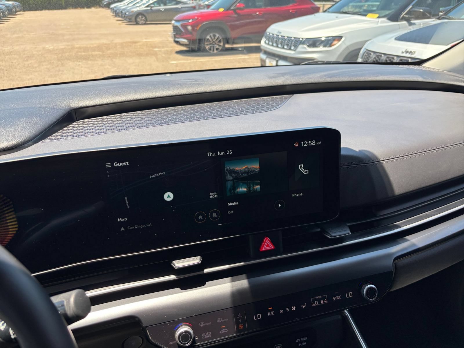 Used 2026 Kia Carnival FWD image 21