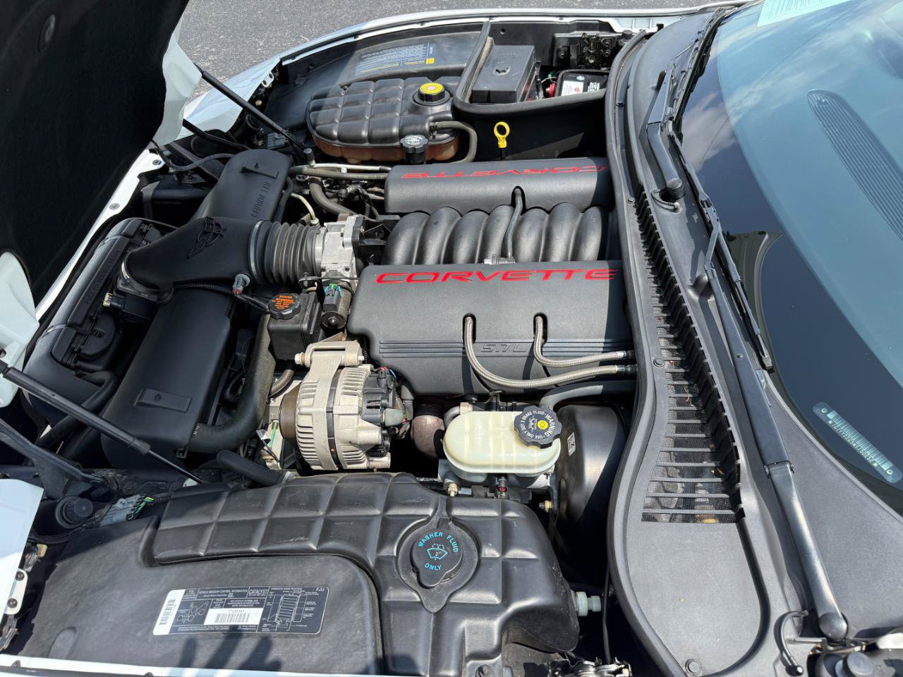 Used 1998 Chevrolet Corvette Coupe RWD image 24