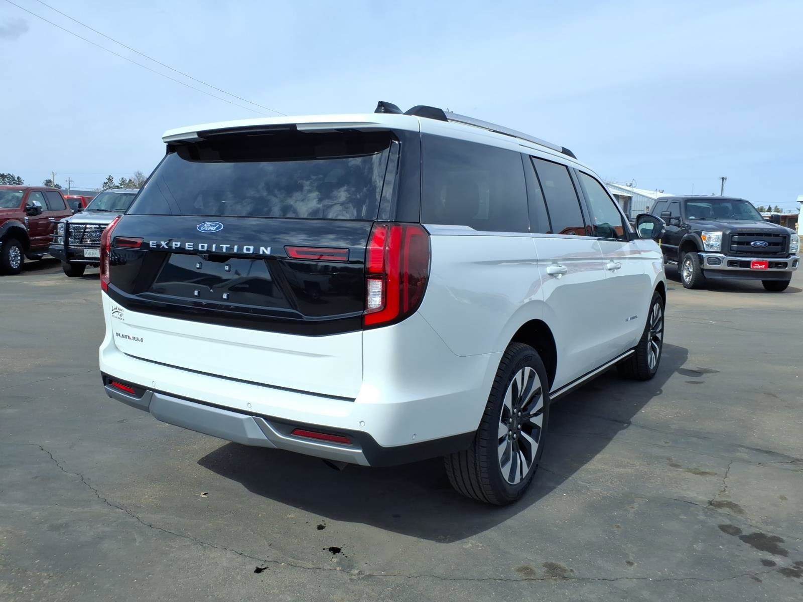 Used 2025 Ford Expedition Platinum w/ Driver's Package AWD/4WD image 6