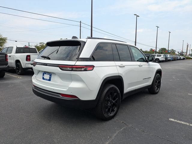 New 2026 Jeep Grand Cherokee Altitude RWD image 4