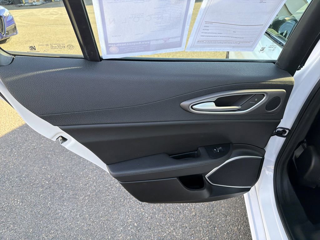 Used 2022 Alfa Romeo Giulia Veloce image 12