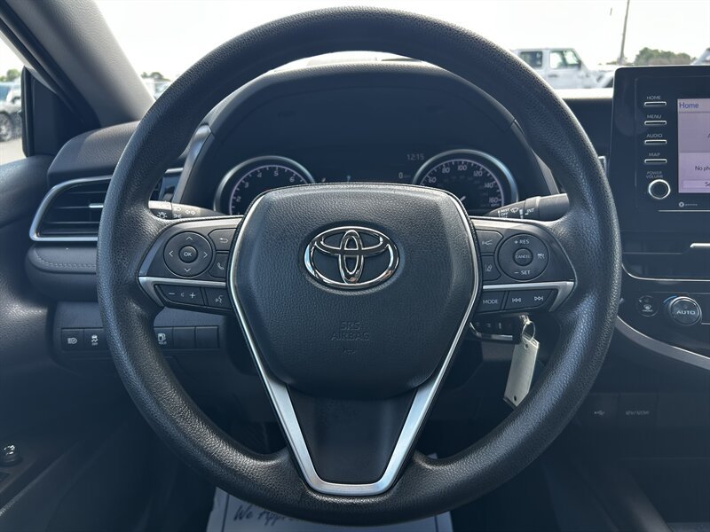 Used 2022 Toyota Camry LE w/ Carpet Mat Package (TMS) AWD/4WD image 15
