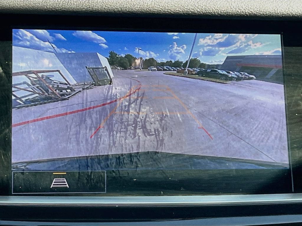Used 2025 Cadillac XT6 Luxury FWD image 14