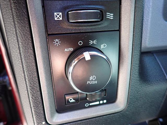 Used 2018 RAM 1500 Express w/ Express Value Package AWD/4WD image 12