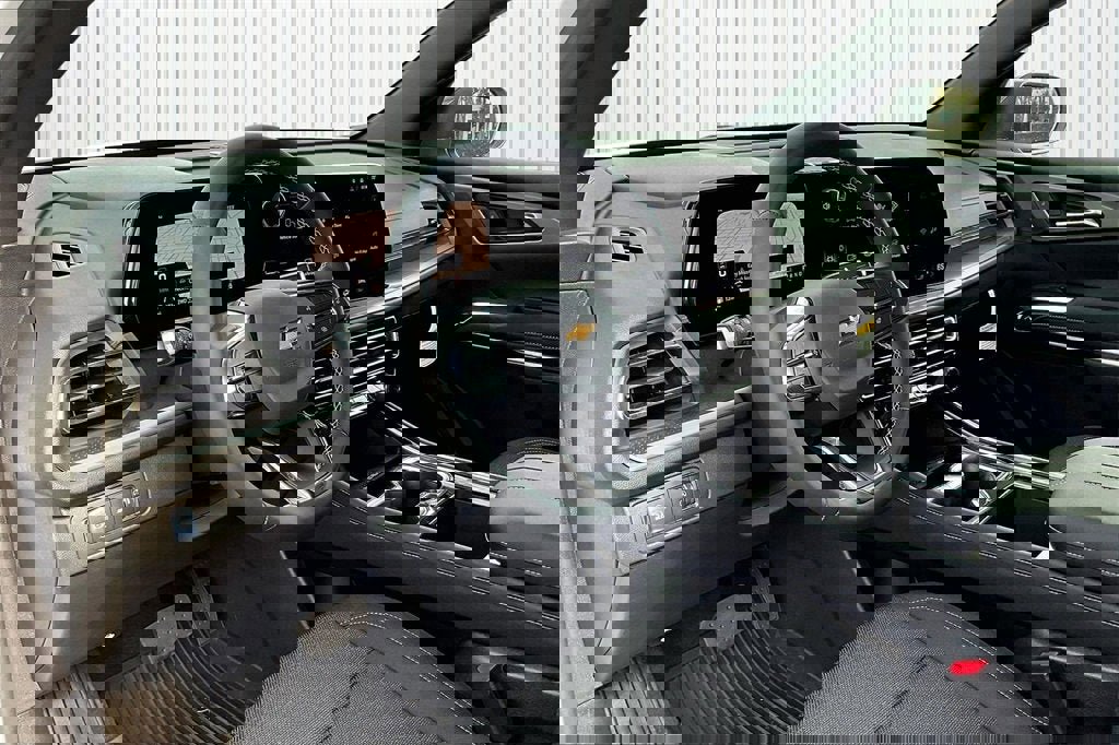 New 2026 Chevrolet Traverse LT w/ Driver Confidence Package image 3