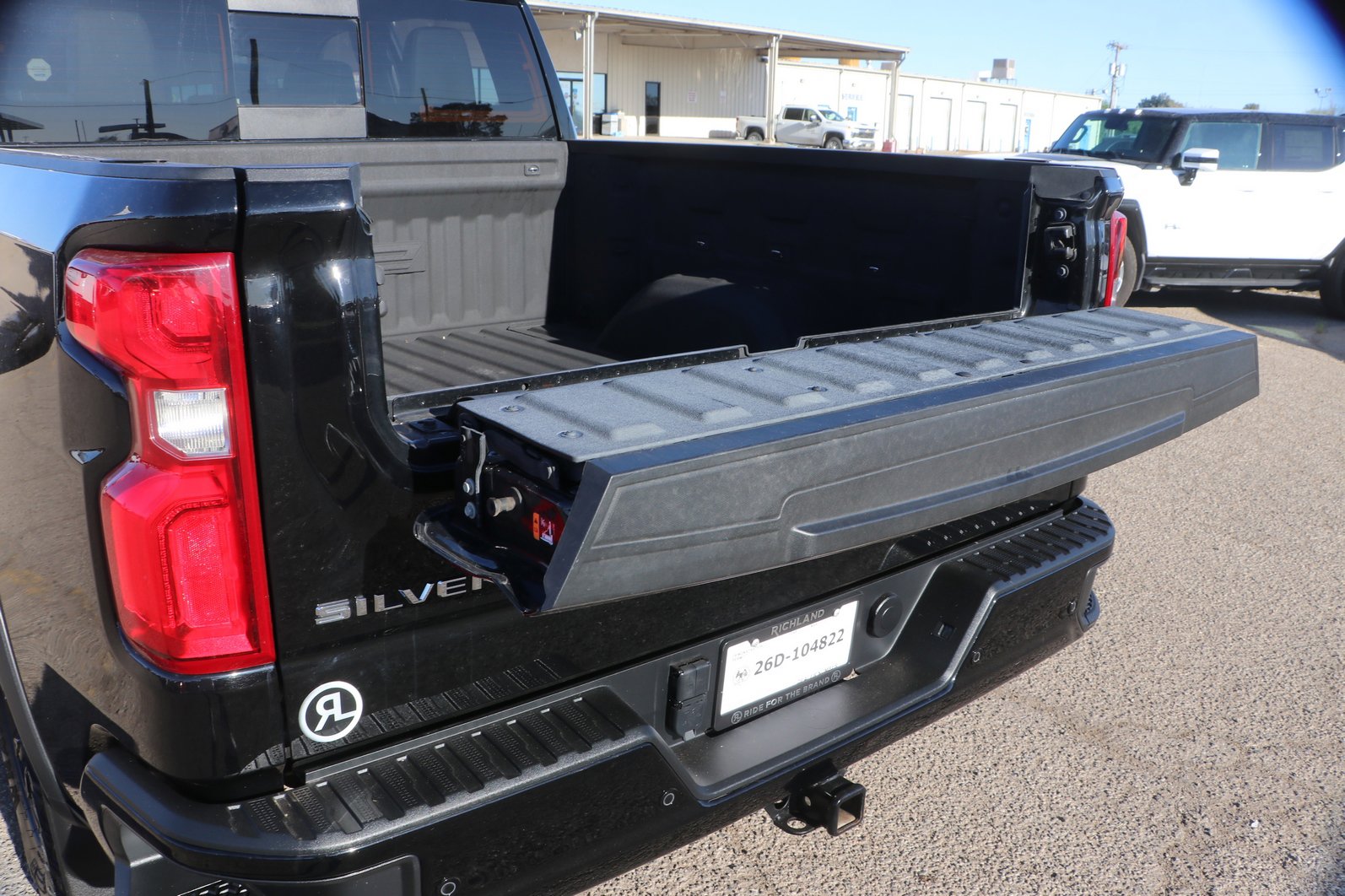 Used 2023 Chevrolet Silverado 1500 ZR2 w/ Technology Package image 31
