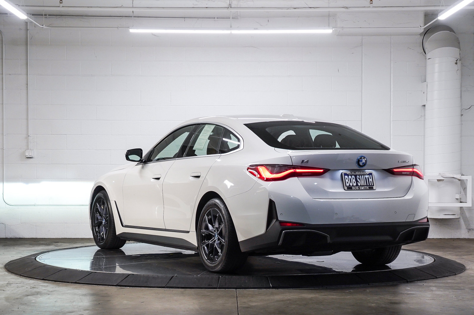 Used 2023 BMW i4 eDrive40 w/ Premium Package RWD image 4