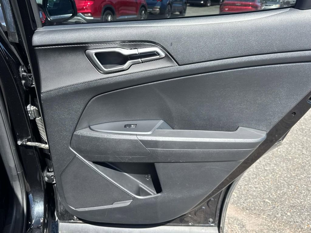 Used 2024 Kia Sportage LX image 15