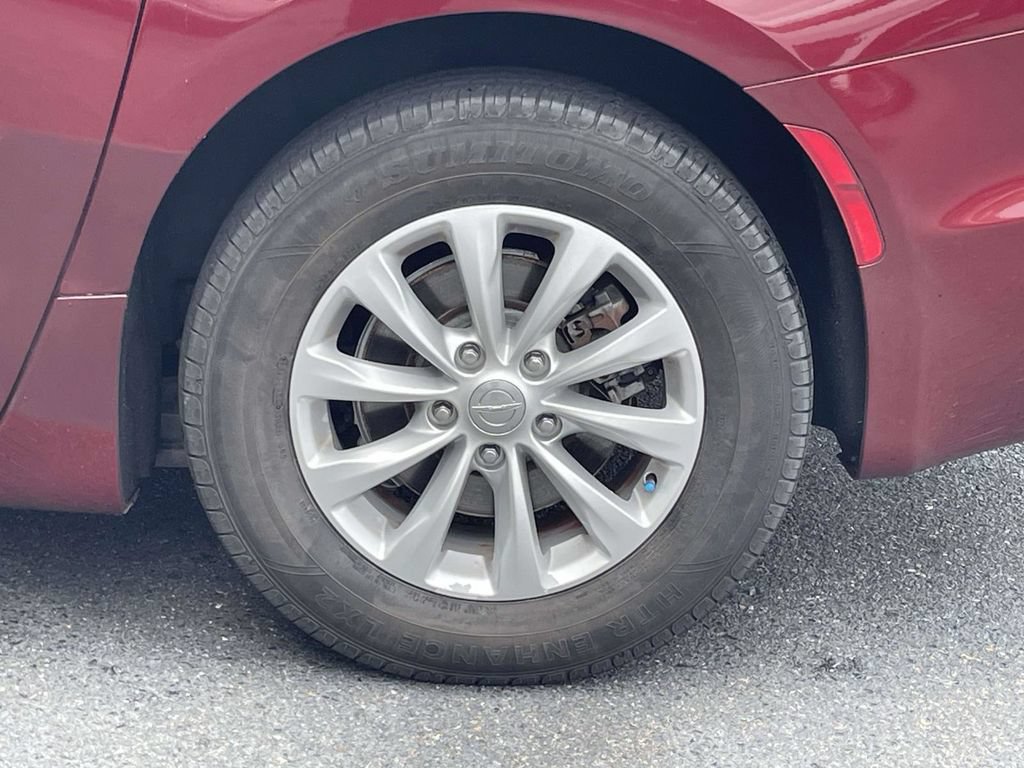 Certified 2017 Chrysler Pacifica Touring-L FWD image 12