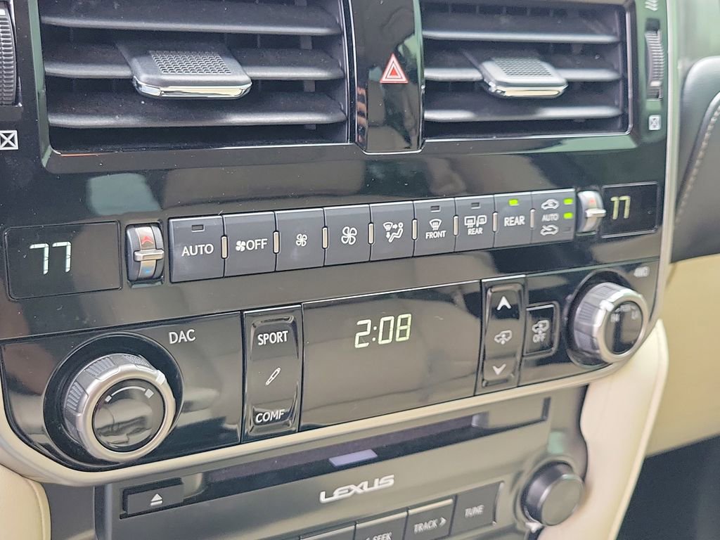 Used 2023 Lexus GX 460 Luxury w/ Accessory Package image 25