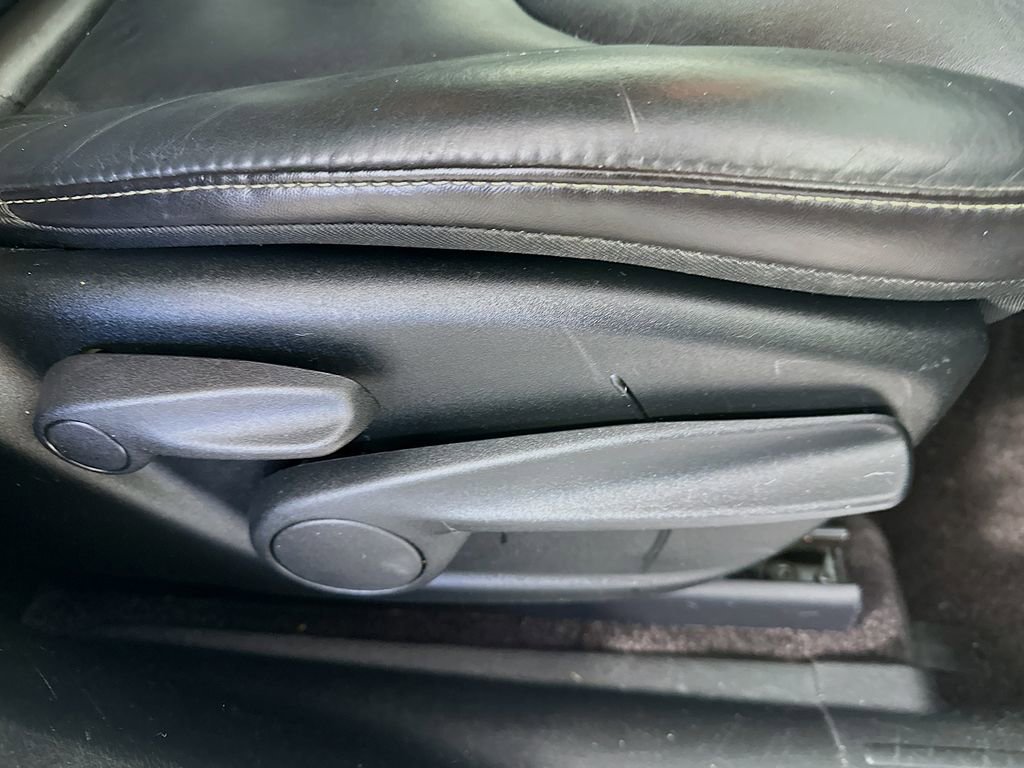 Used 2016 Jeep Cherokee Limited image 22