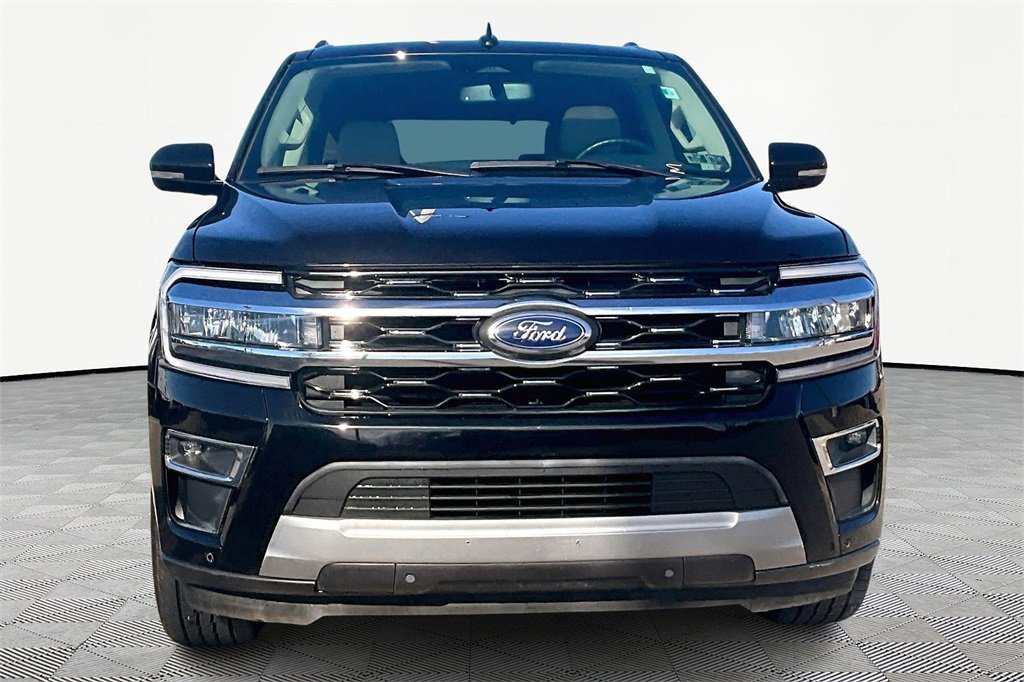 Used 2024 Ford Expedition Limited image 3