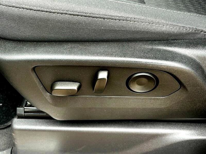 Used 2025 Chevrolet Silverado 1500 LT image 21