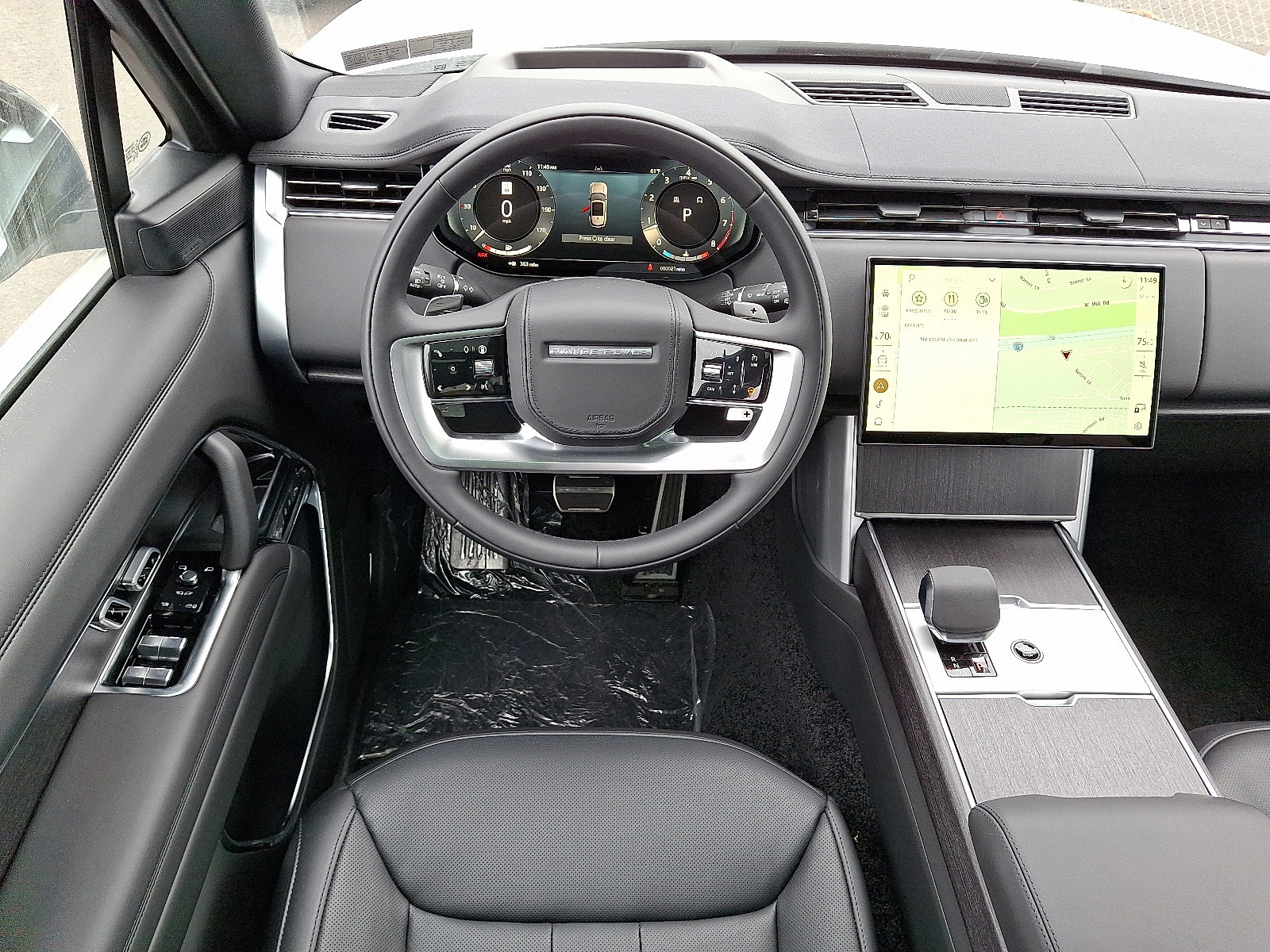 New 2025 Land Rover Range Rover SE image 4