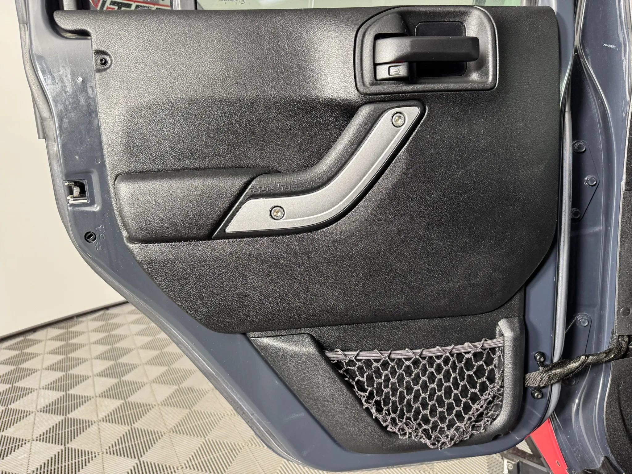 Used 2016 Jeep Wrangler Unlimited Rubicon AWD/4WD image 35