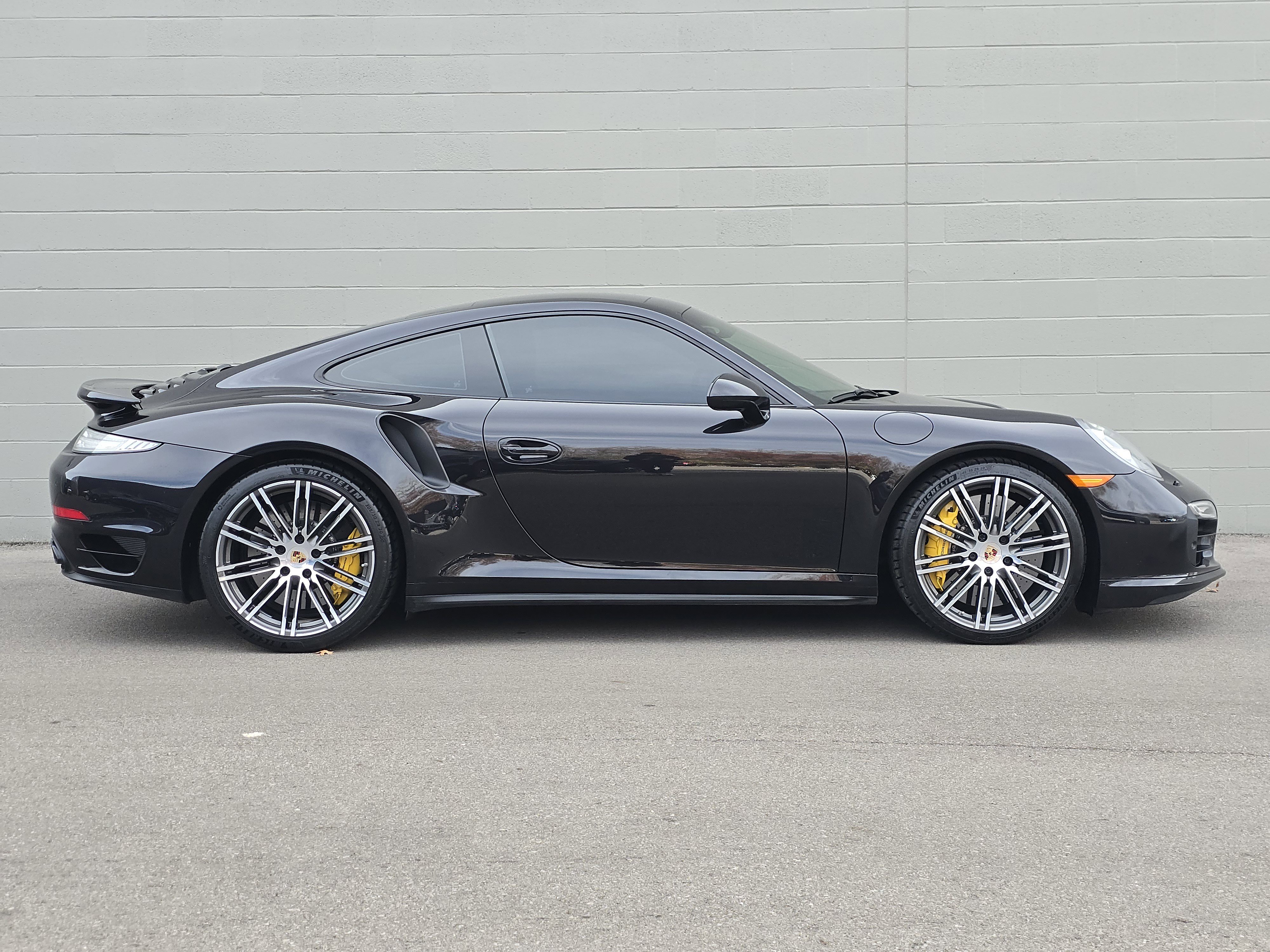 Used 2014 Porsche 911 Turbo S image 10