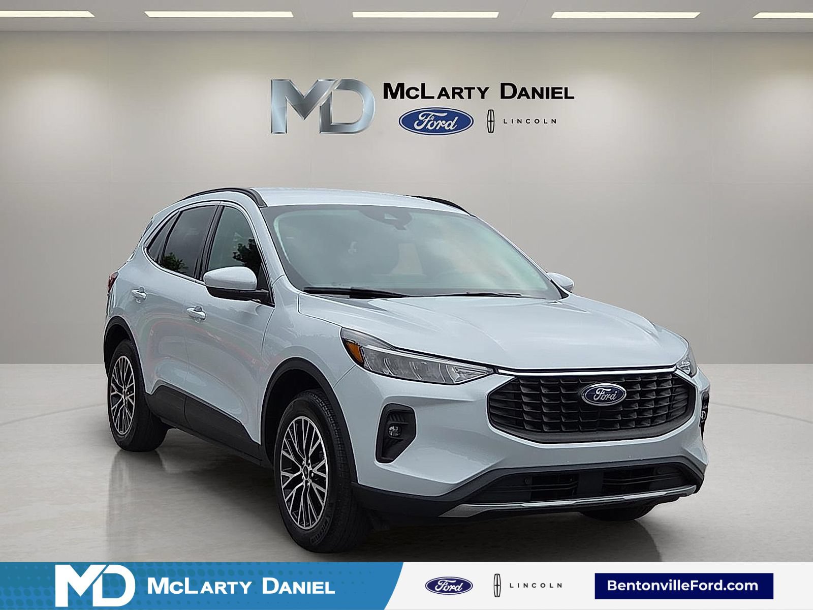 Certified 2025 Ford Escape SE FWD video 1