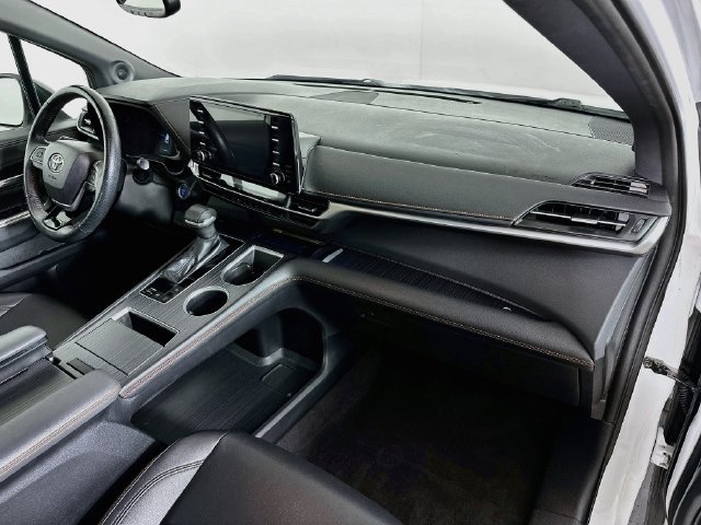 Used 2021 Toyota Sienna XSE w/ XSE Plus Package AWD/4WD image 35