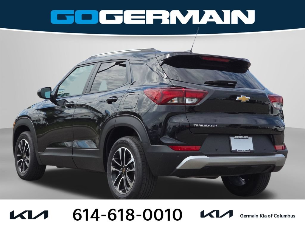 Used 2024 Chevrolet TrailBlazer LT w/ LT Cold Weather Package FWD image 10
