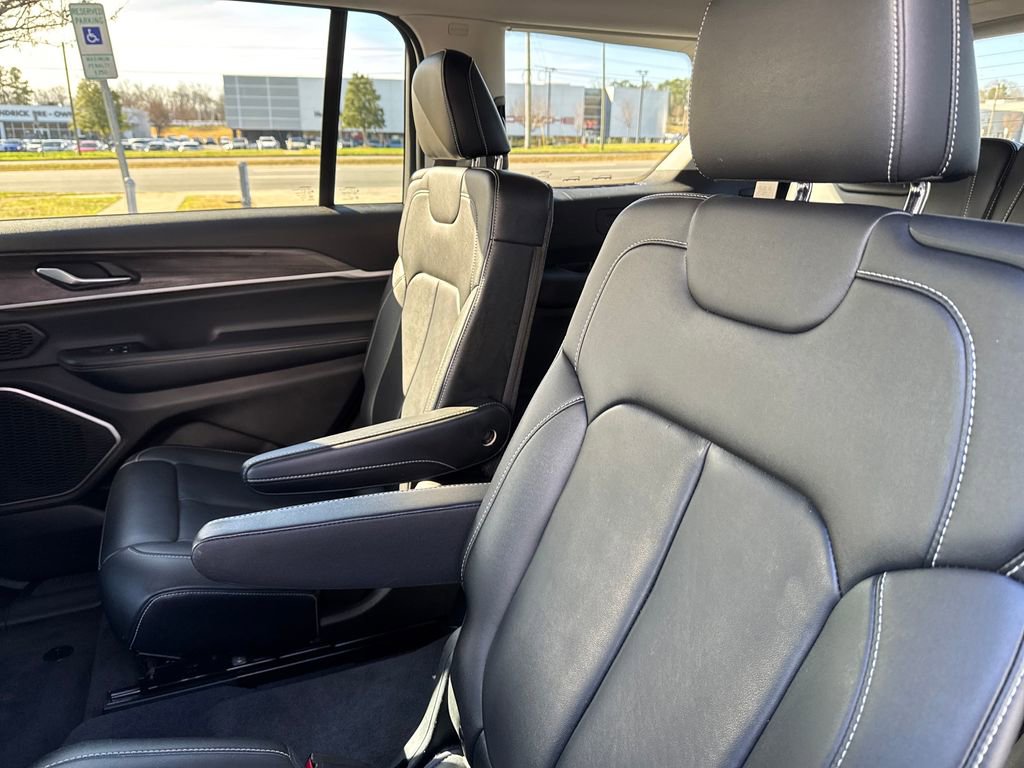 Used 2021 Jeep Grand Cherokee L Limited image 16