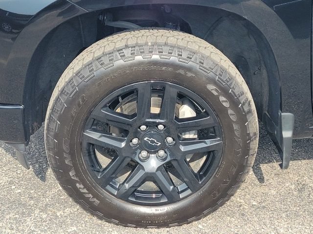 Used 2025 Chevrolet Silverado 1500 RST AWD/4WD image 16