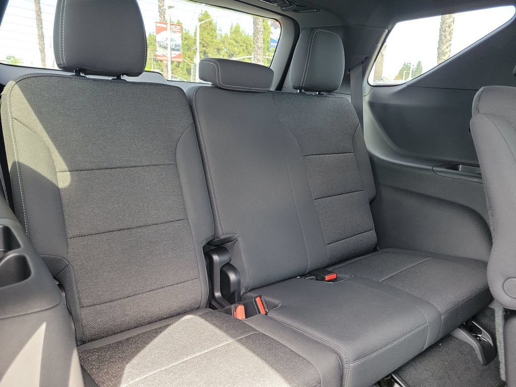 New 2027 Chevrolet Traverse LT w/ Midnight/Sport Edition FWD image 20