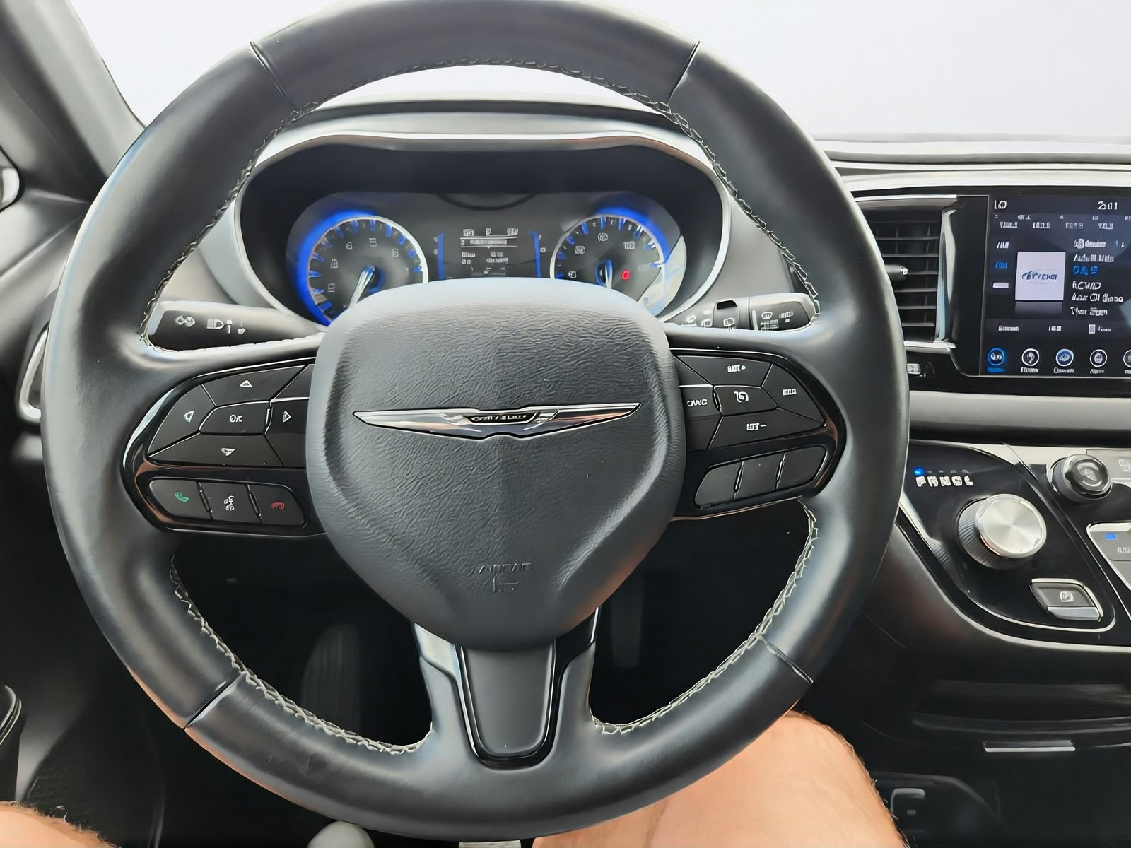Used 2018 Chrysler Pacifica Touring Plus FWD image 15