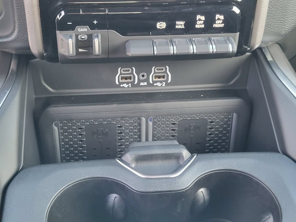 New 2026 RAM 2500 Laramie w/ Night Edition AWD/4WD image 23